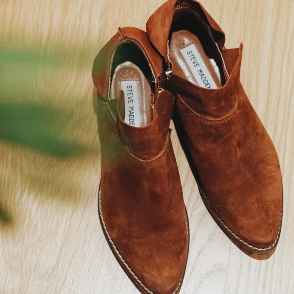 Steve Madden Brown Suede Booties